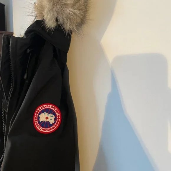 Canada Goose Whistler Parka - Picture 6 of 10